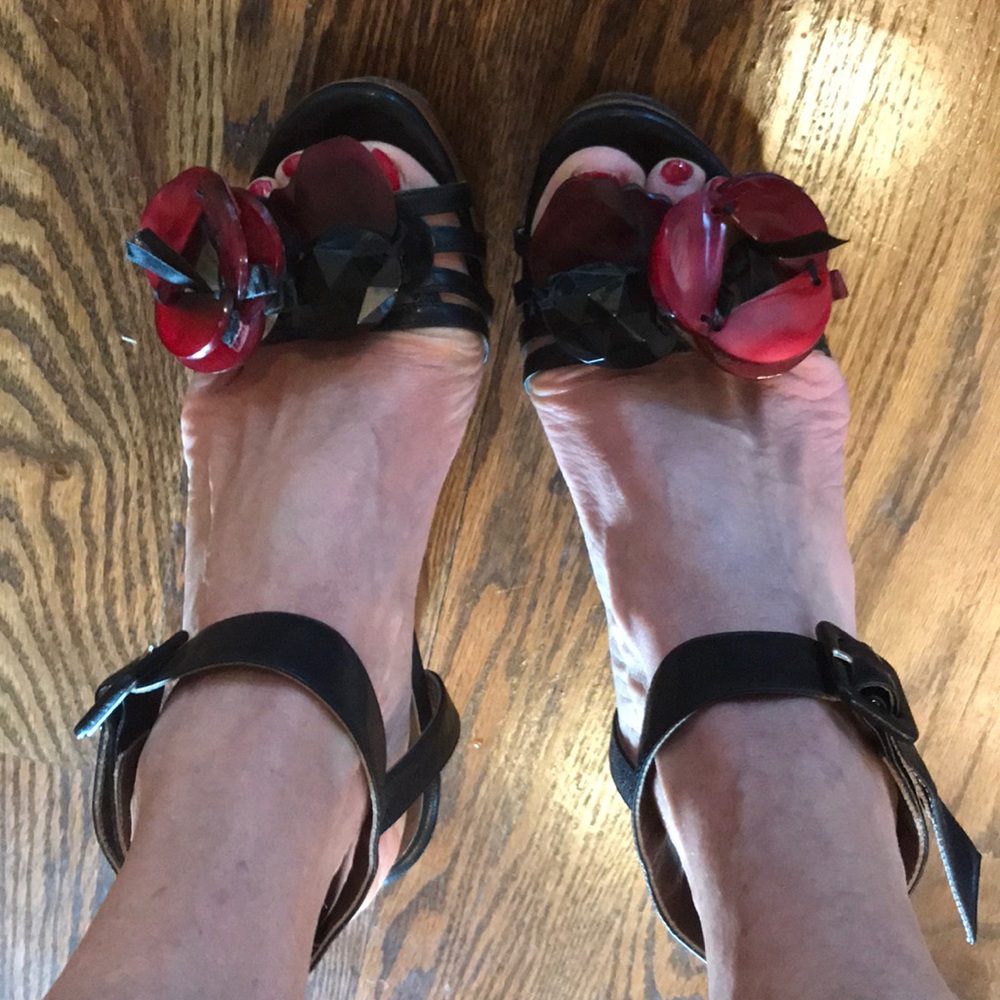 Marni black and red leather size 38 sandals